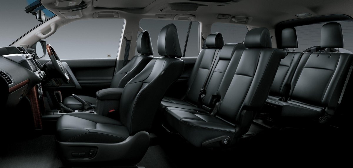 Тойота ленд Крузер Прадо 2022 салон