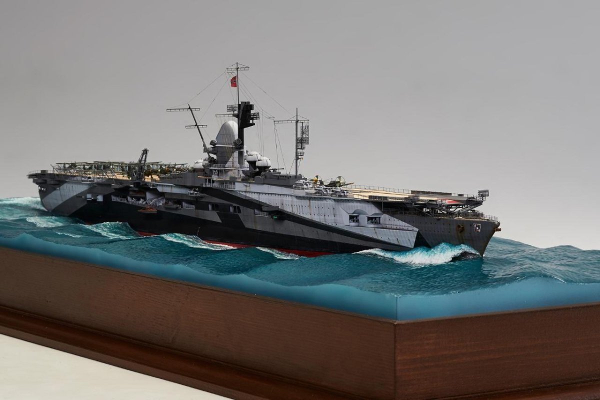 Авианосец Граф Цеппелин 1/350 Trumpeter