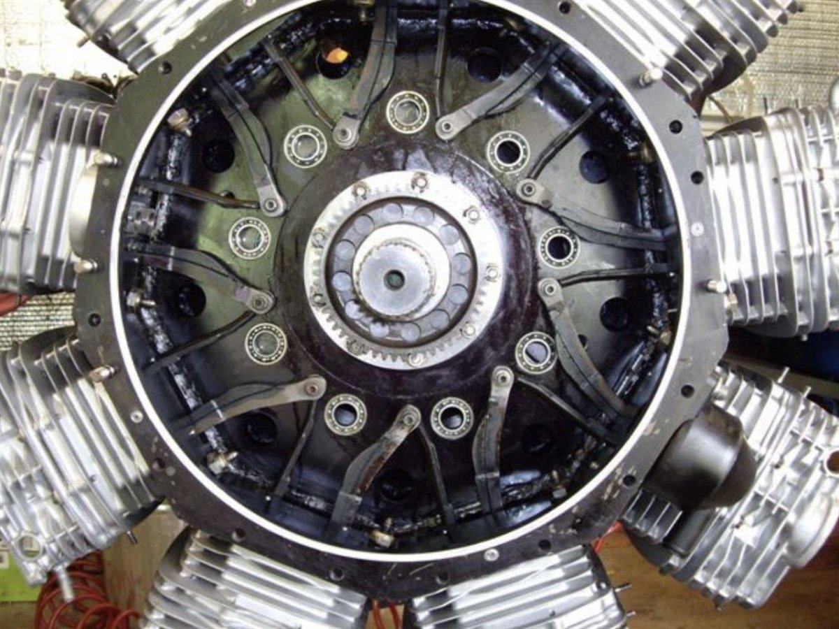 Радиальный поршневой двигатель ан2