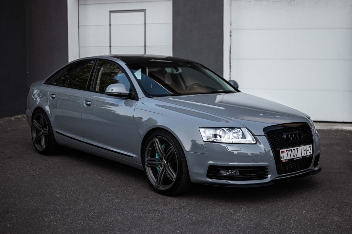 Серая Ауди а6 с6