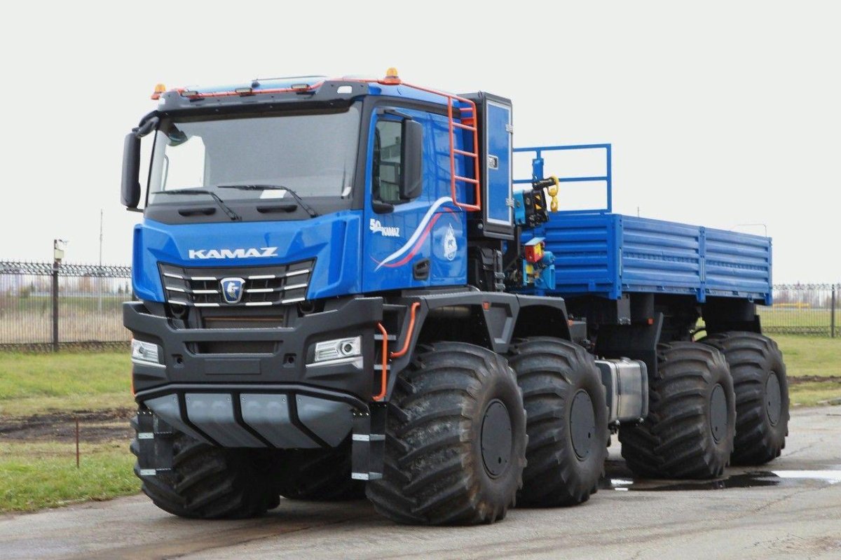 КАМАЗ Арктика 8х8