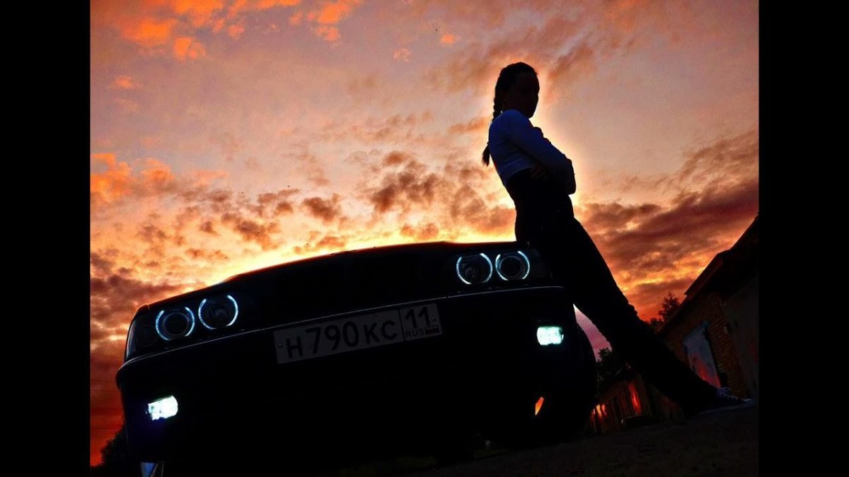 Девушка машина закат