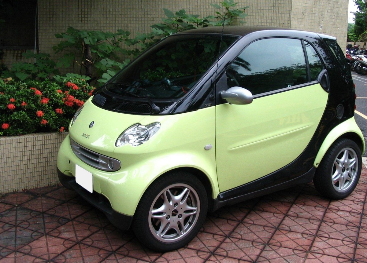 Mercedes Smart car