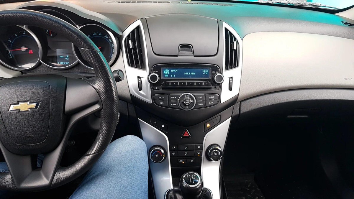 Штатная магнитола Шевроле Круз 2014