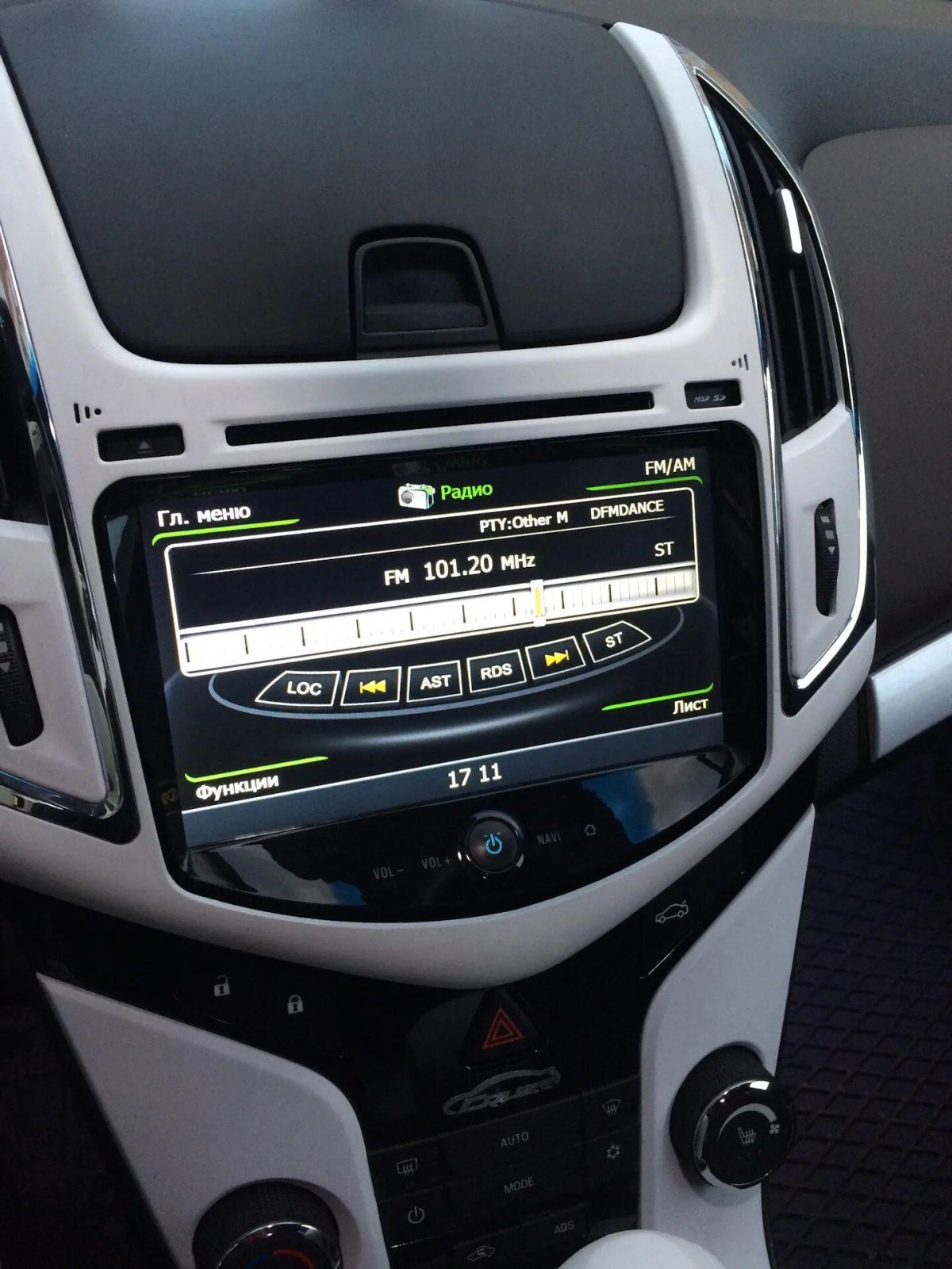 Магнитола Шевроле Круз 2012