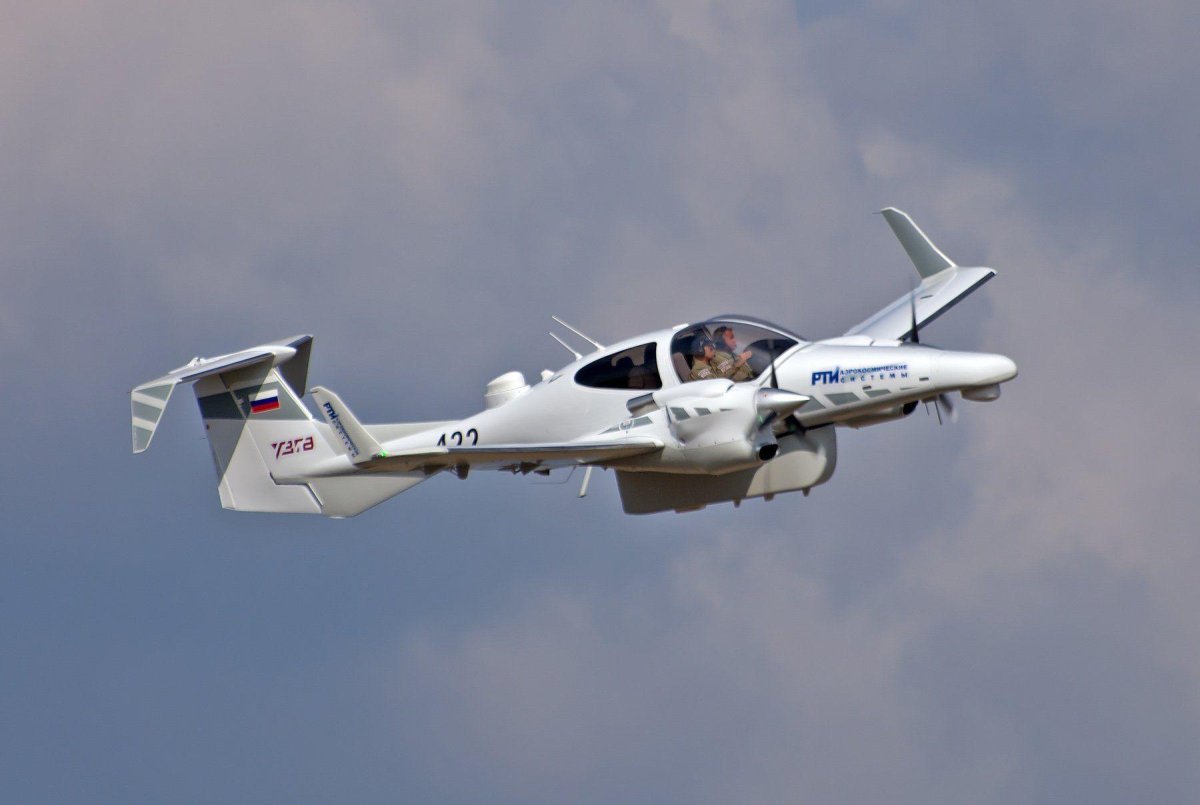Самолет Diamond da-42t