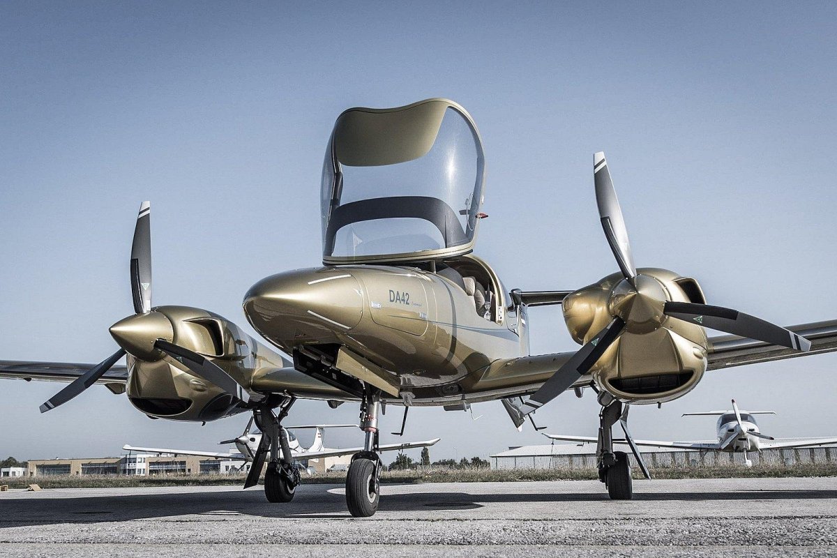 Да-42т самолет