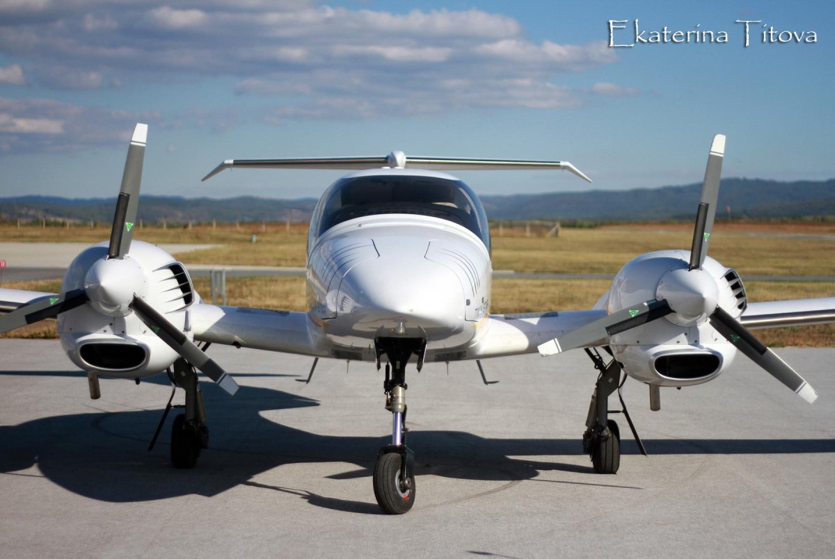 Самолет Diamond da-42t