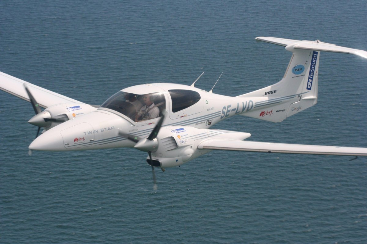 Самолёт Даймонд 42 т