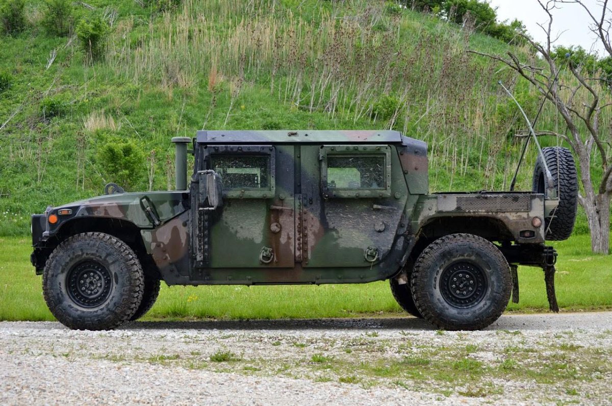 Hummer Humvee