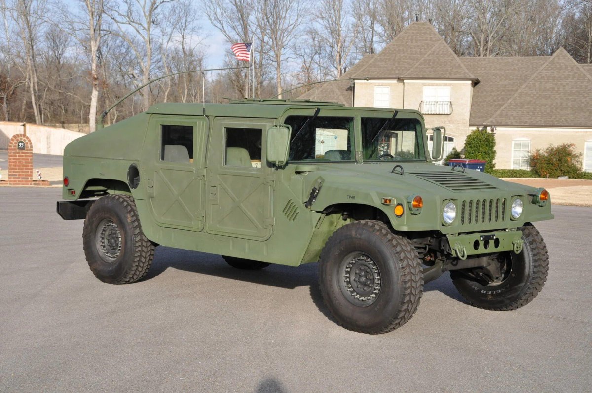 Humvee m1025