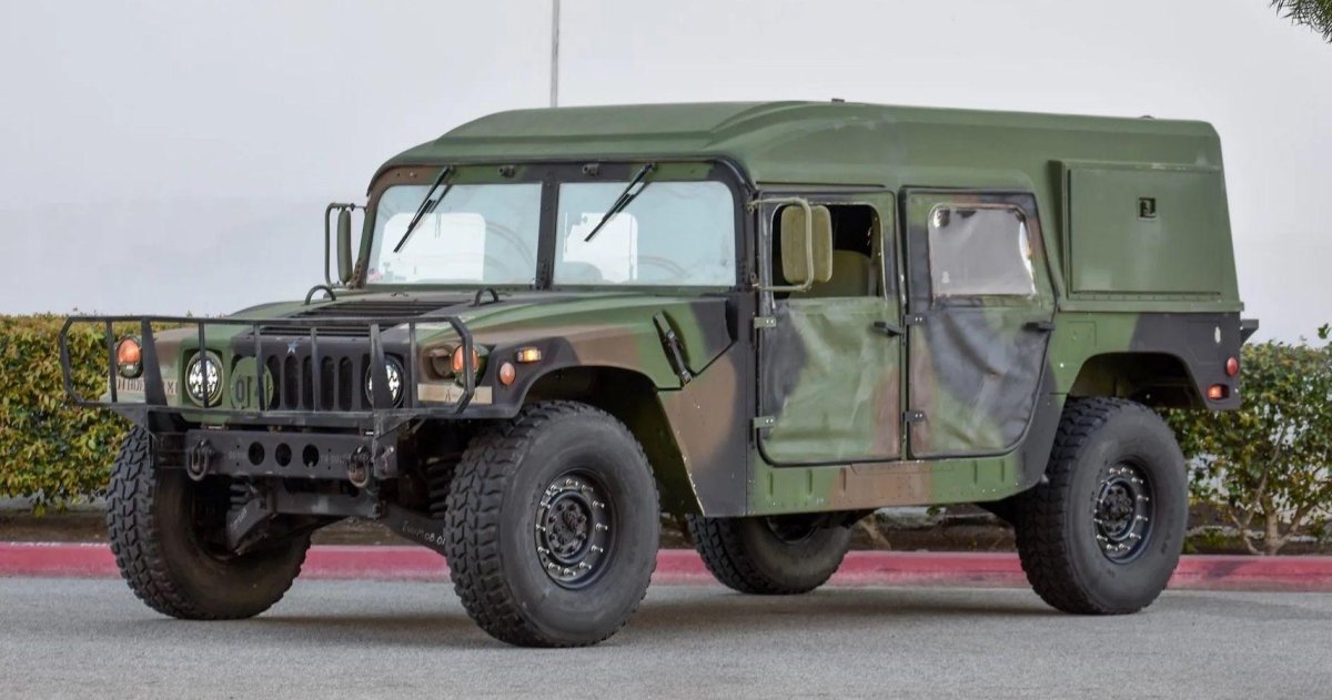 Am General HMMWV m998