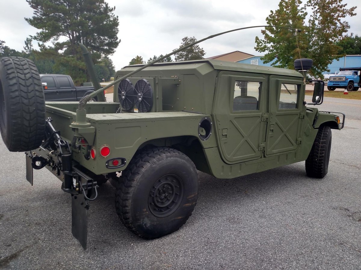 Hummer h1 армейский