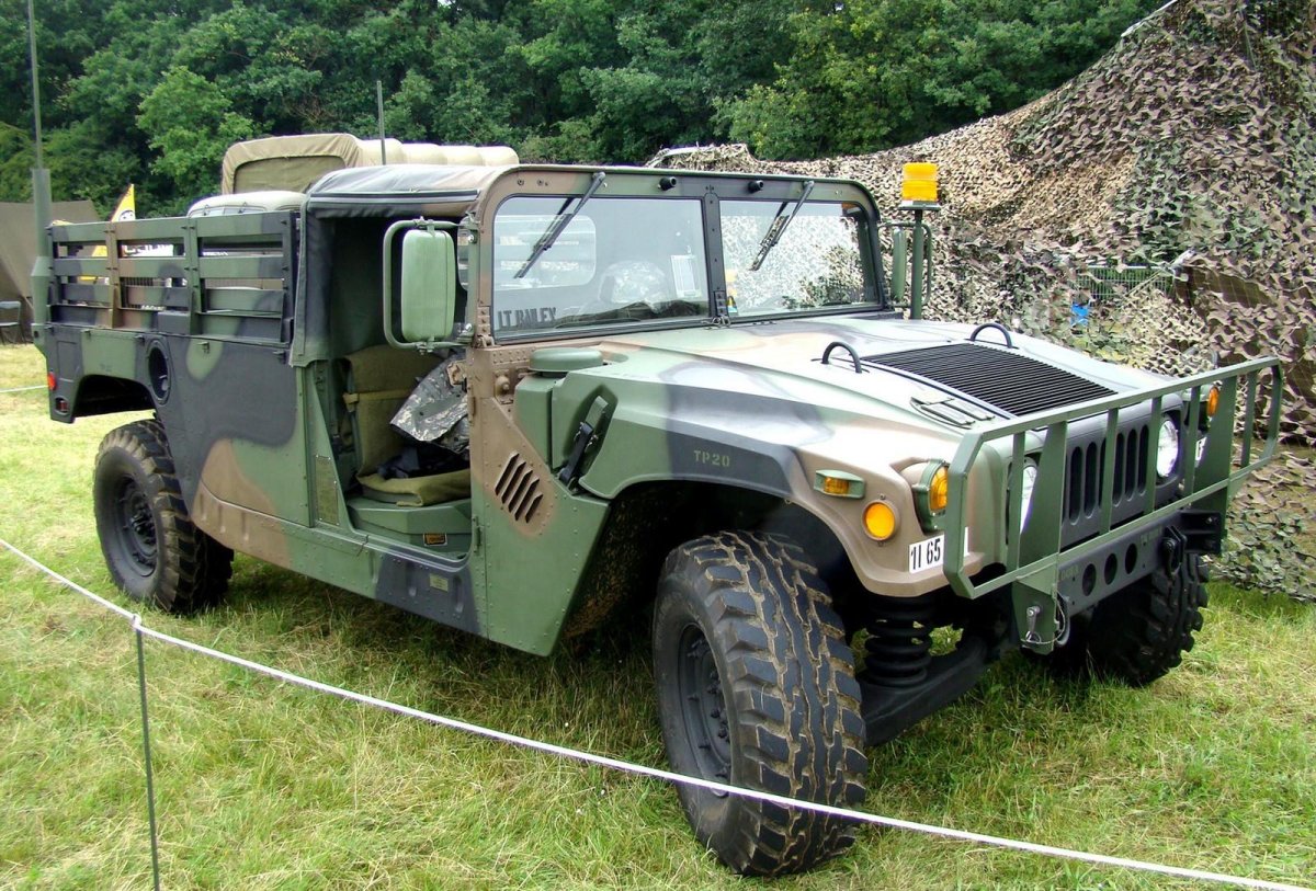 Броневик Хамви