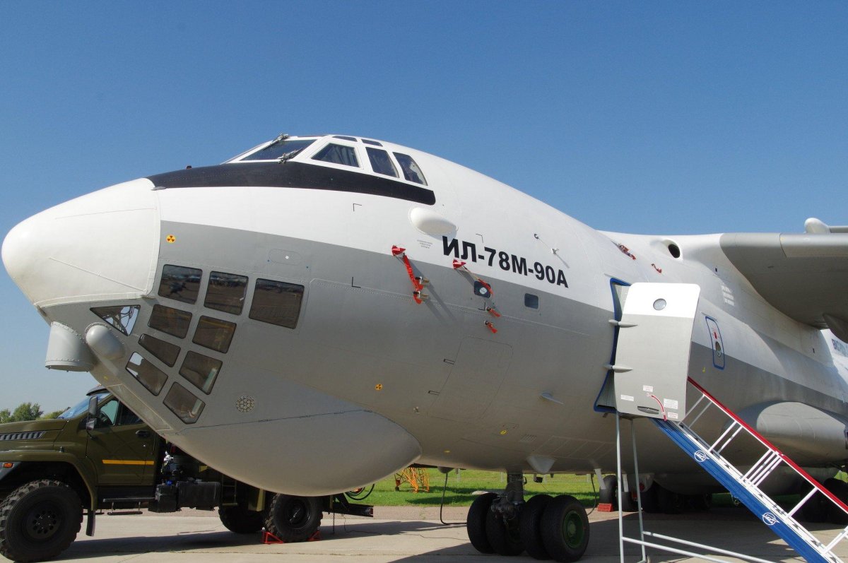 Топливозаправщик ил-78