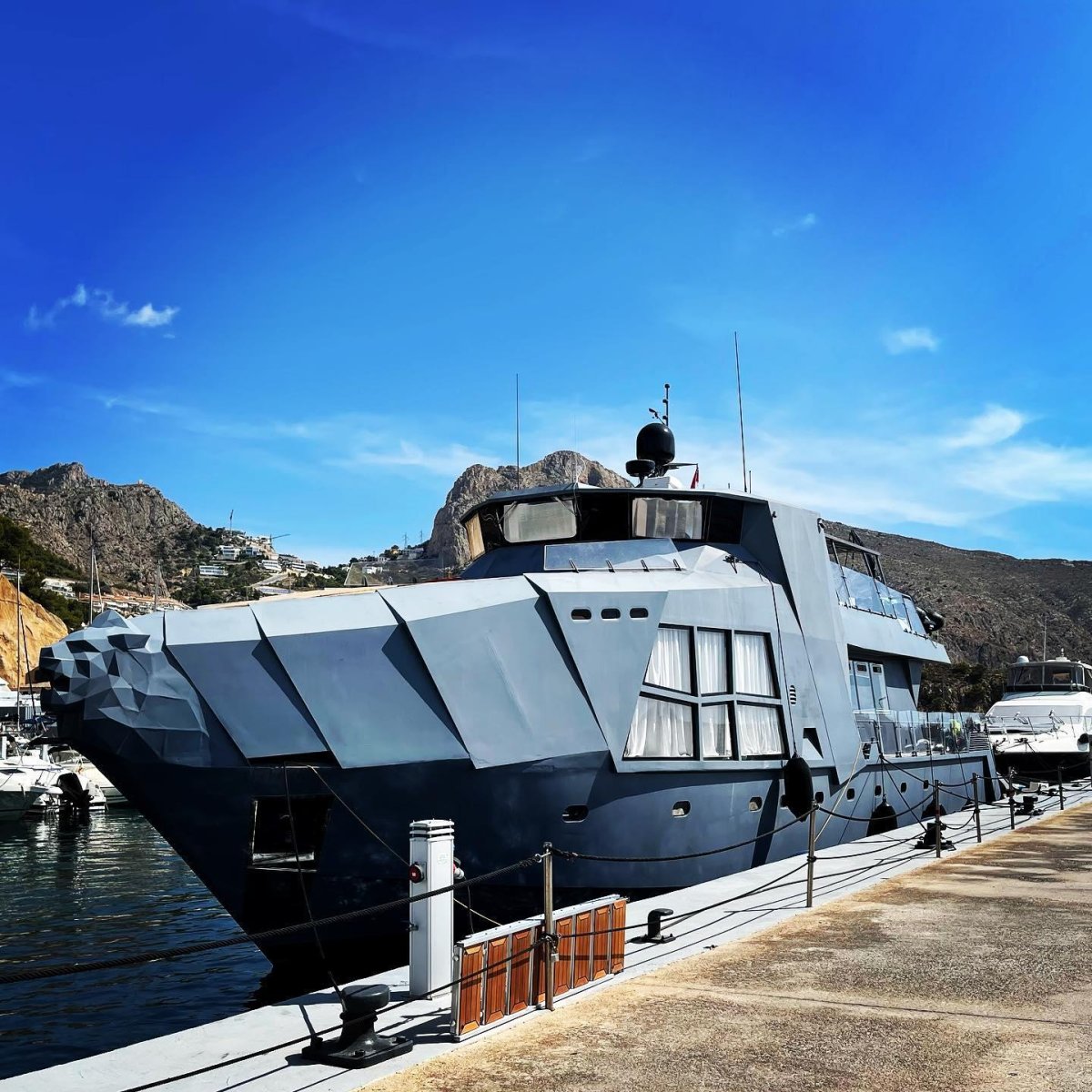 Катер Грозный Иркутск