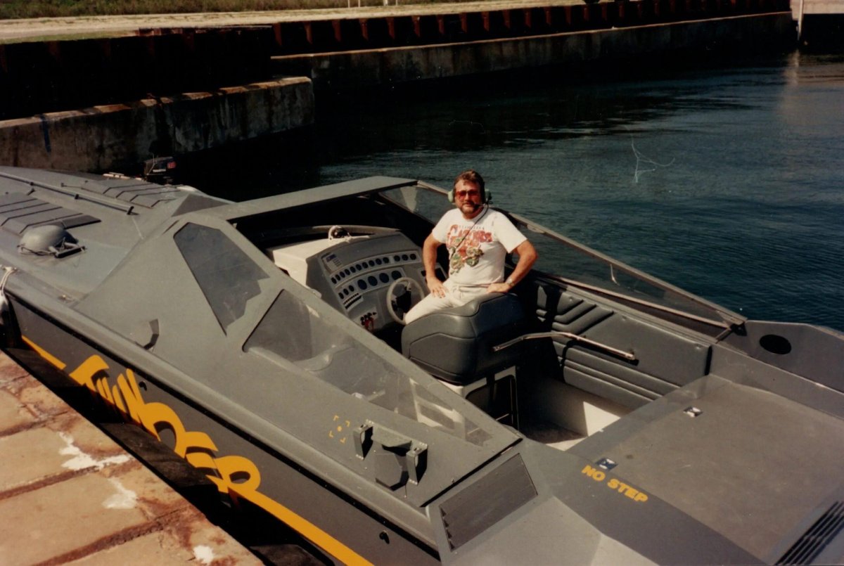 Халк Хоган Гром в раю катер