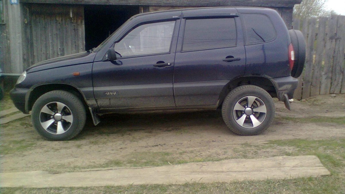Шевроле Нива 2004