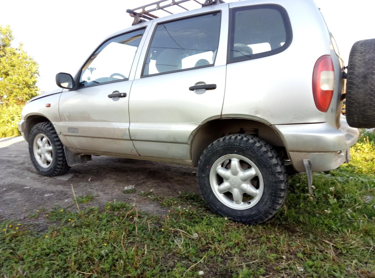 Шевроле Нива 2004 года на литье