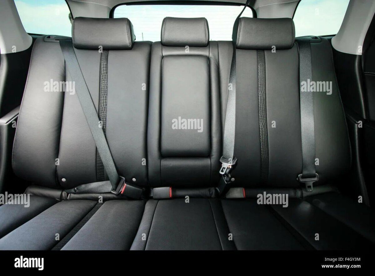 Заднее сиденье авто