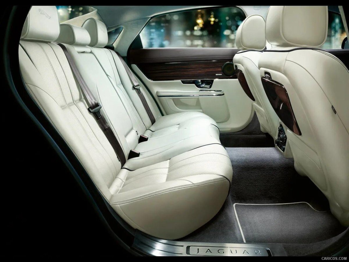 Jaguar XJ салон сзади