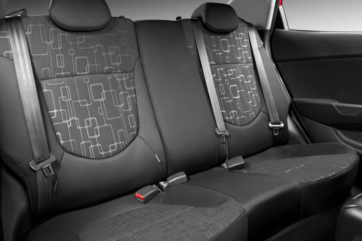 Задний салон Kia Rio 2015