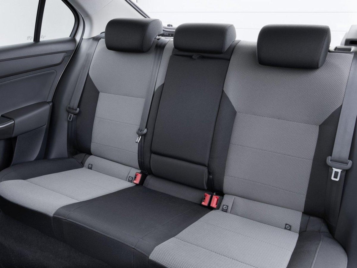 Салон Шкода Рапид 2022 сзади