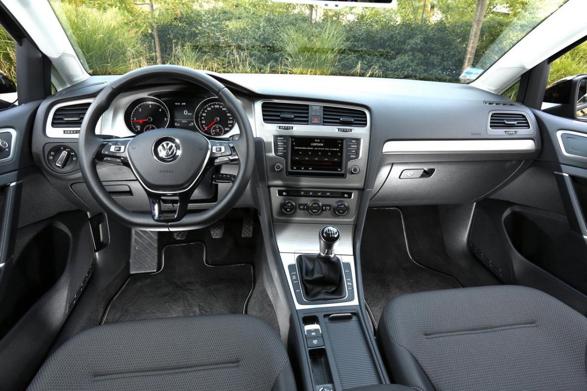 Volkswagen Golf VII салон