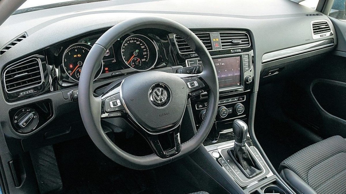 Гольф 7 салон