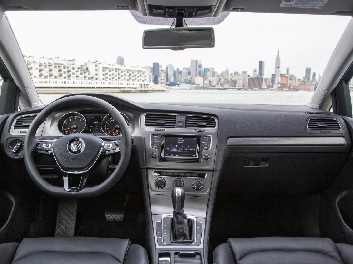 Гольф 7.5 салон