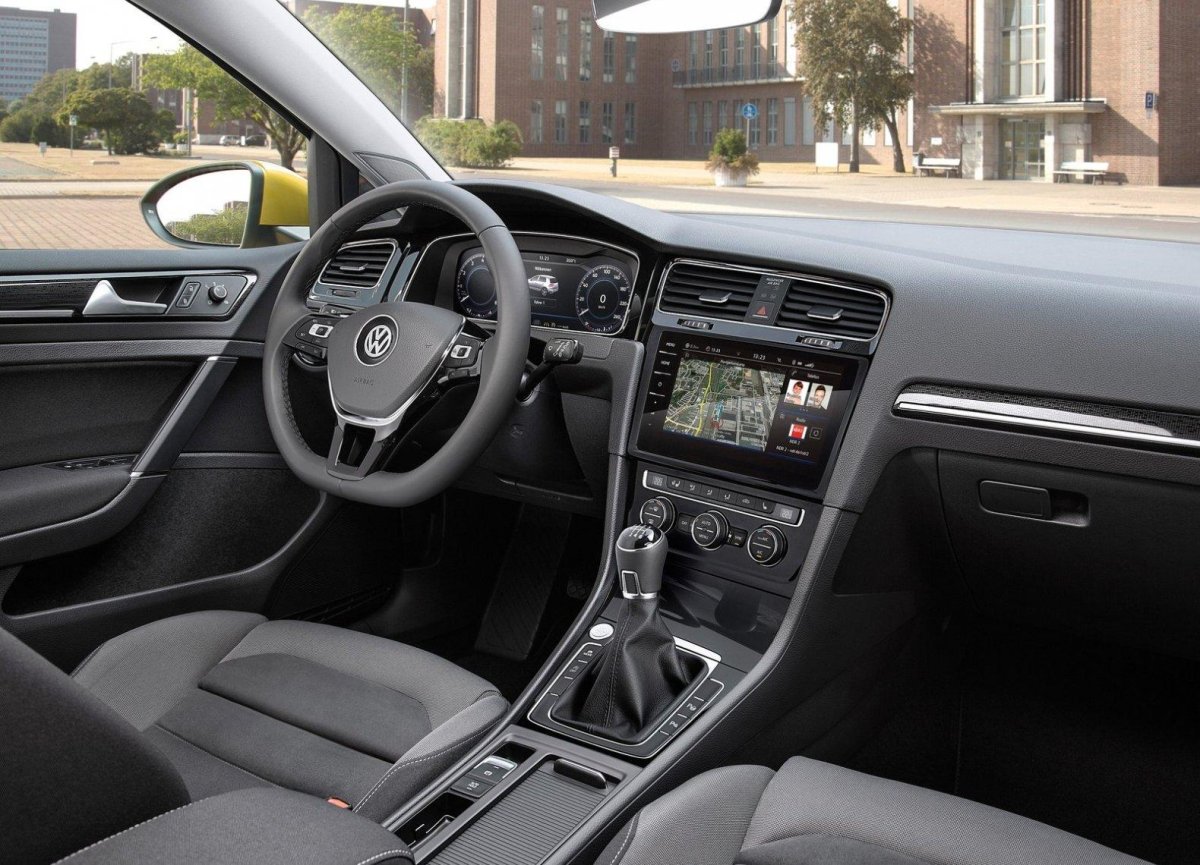 Volkswagen Golf 7 салон