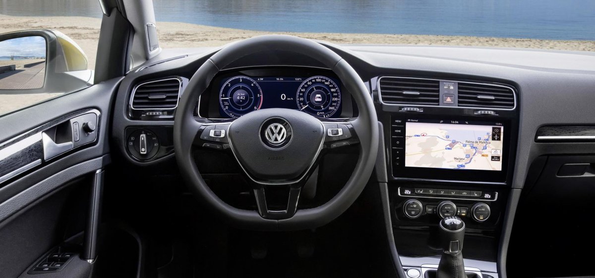 Volkswagen Golf 2018 салон