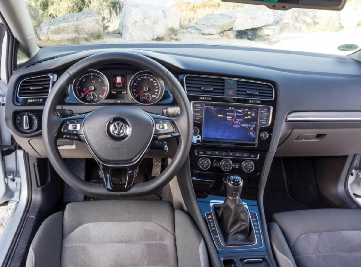 Гольф 7 салон