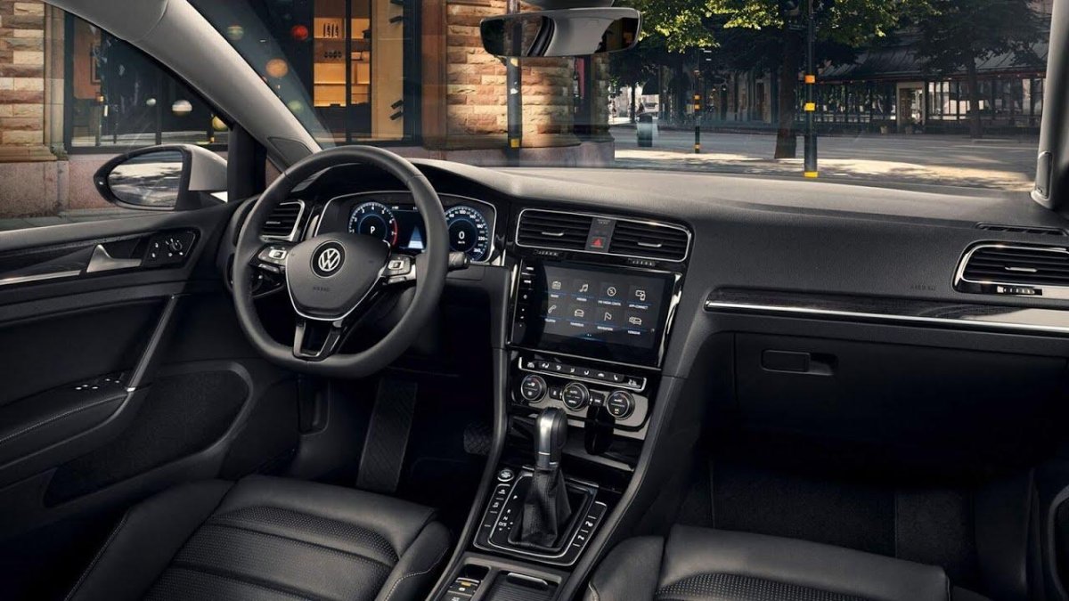 Volkswagen Golf 7 салон