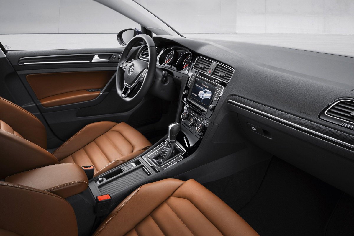 Volkswagen Golf VII салон