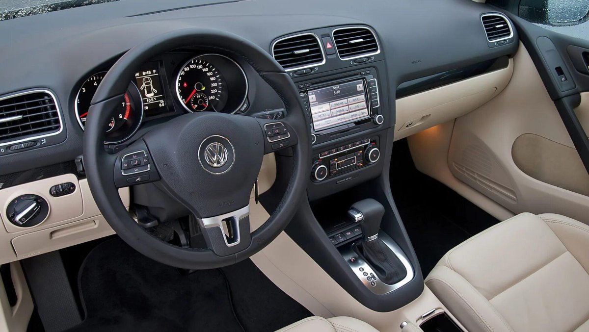 Volkswagen Golf 6 салон