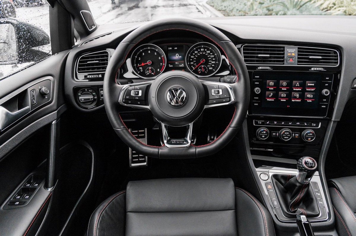 Гольф 7 GTI салон