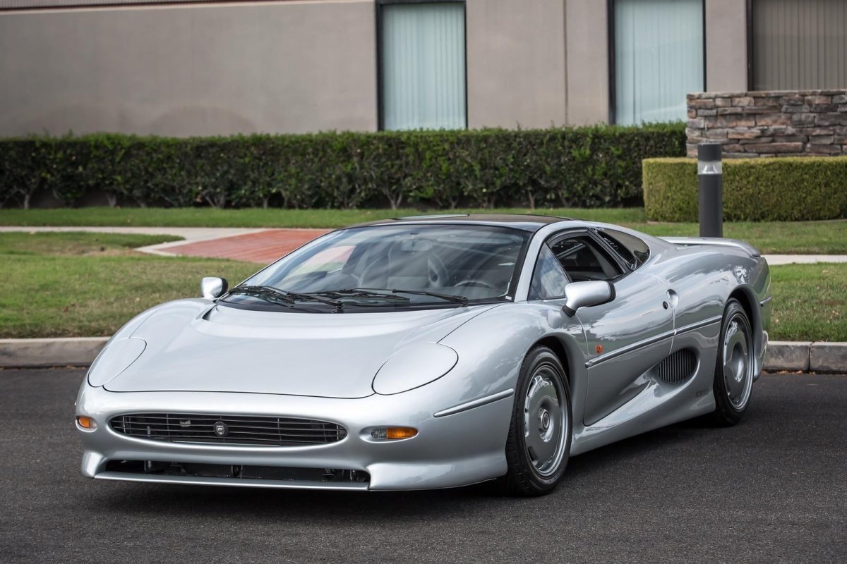 Jaguar спорткар xj220