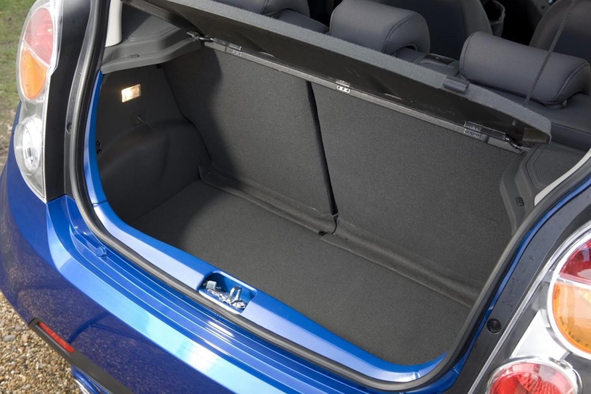 Шевроле Спарк 2013 багажник