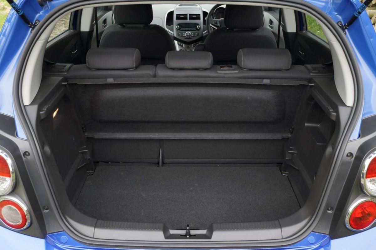 Шевроле Авео т300 багажник