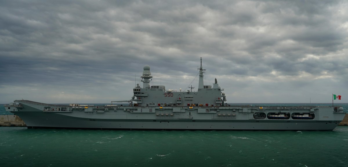 Авианесущий крейсер Киев в Китае