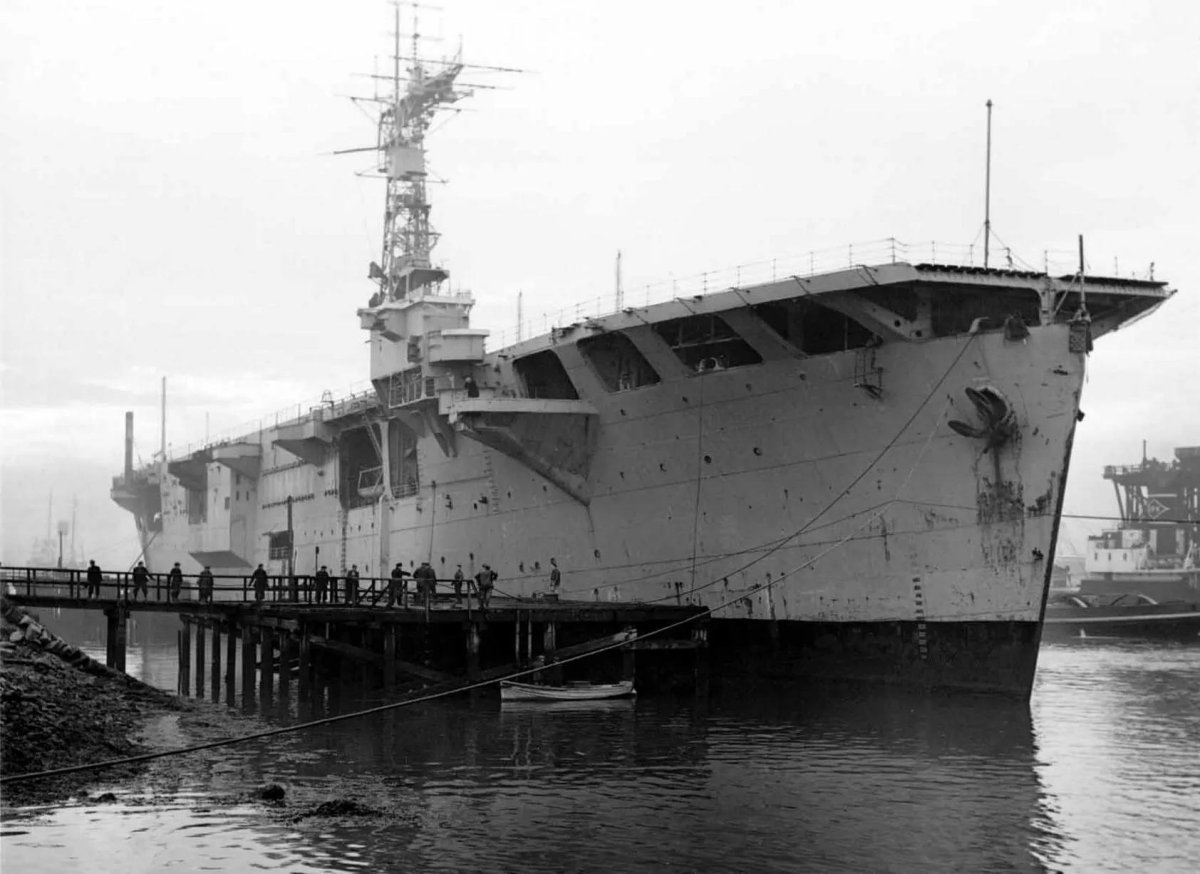 Британского авианосца HMS Triumph; Кронштадт; 26-е июля 1946-го года