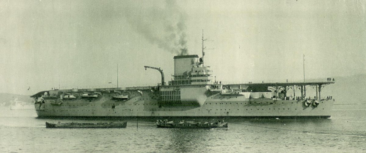 Французский авианосец Беарн