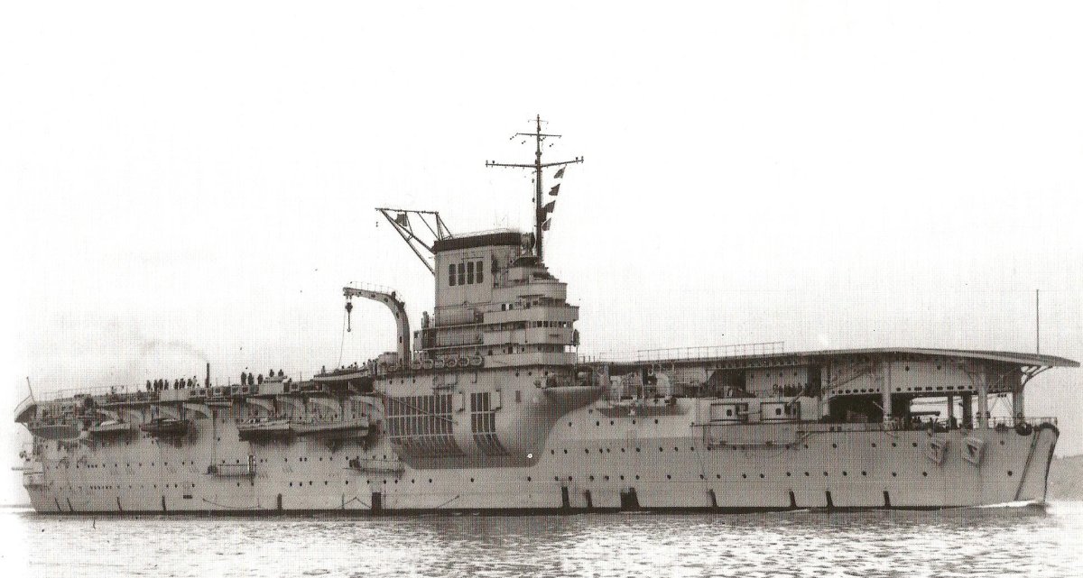 Французский авианосец Bearn