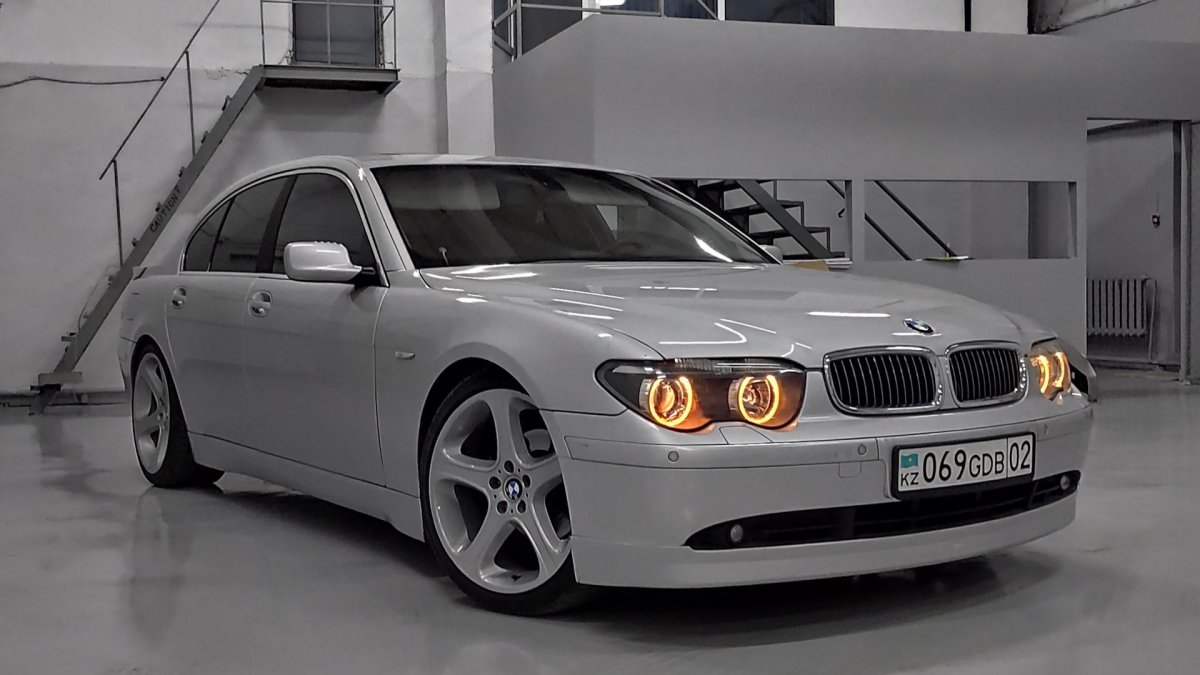БМВ 735 е65