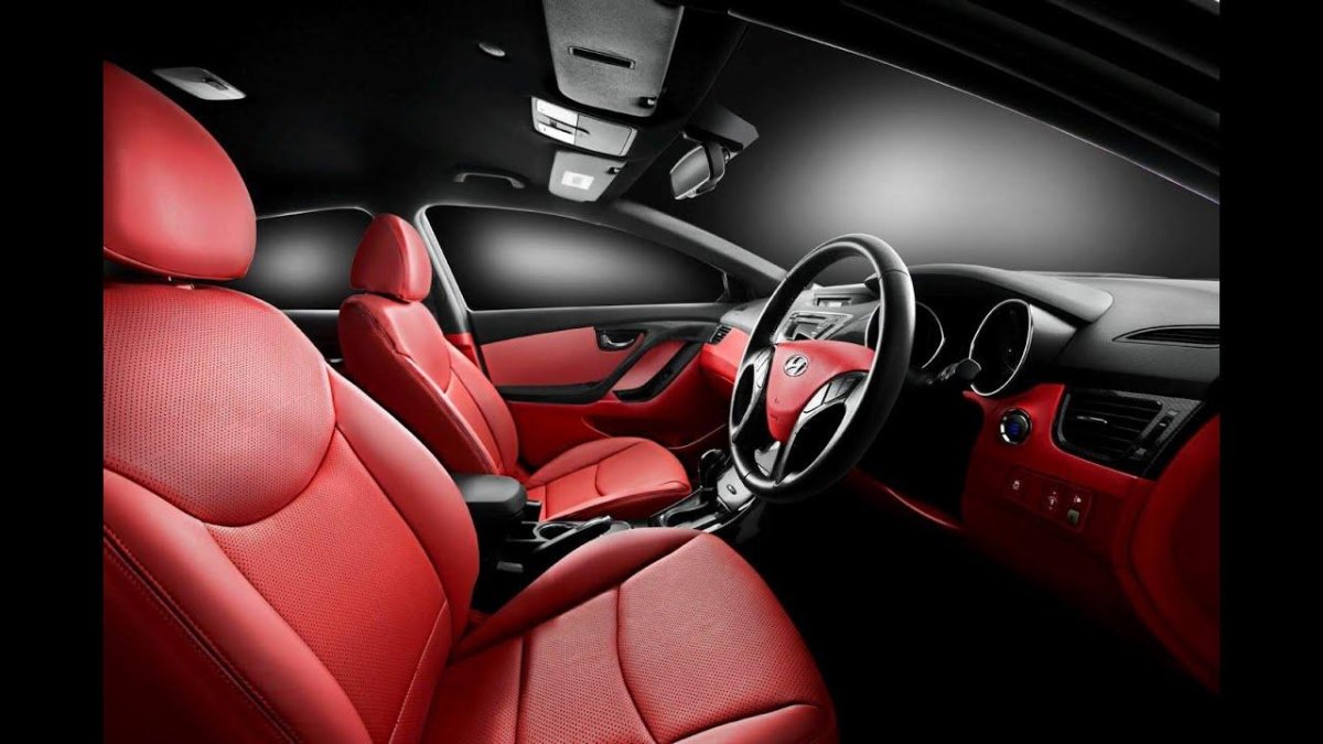 Хендай Элантра с красным салоном