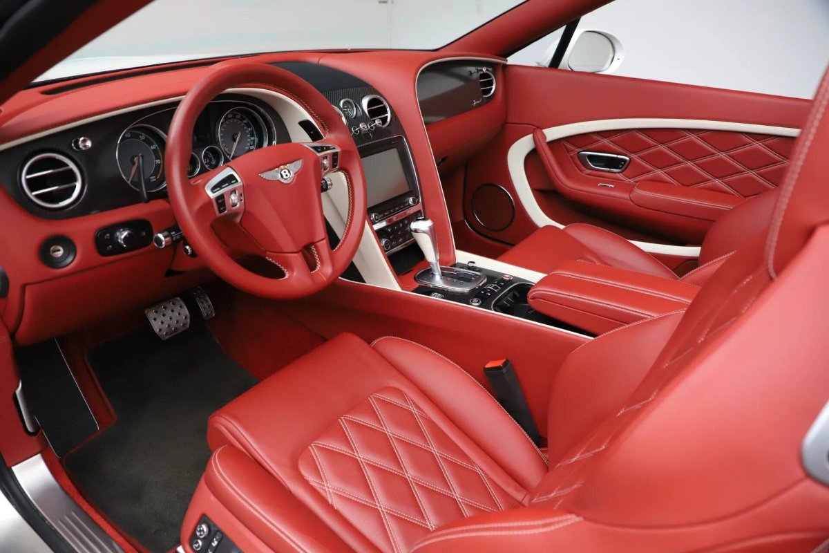 Красный салон Бентли Континенталь