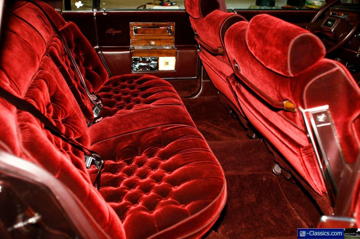 Велюровый салон Тойота Краун