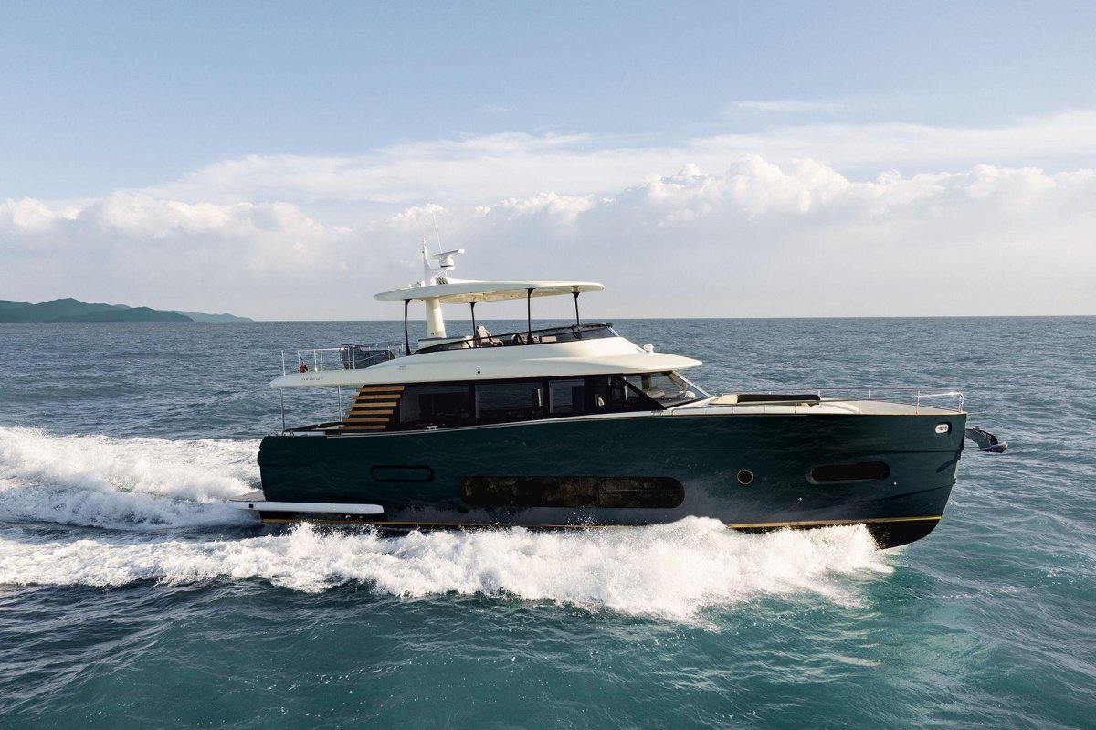 Моторная яхта Azimut 98