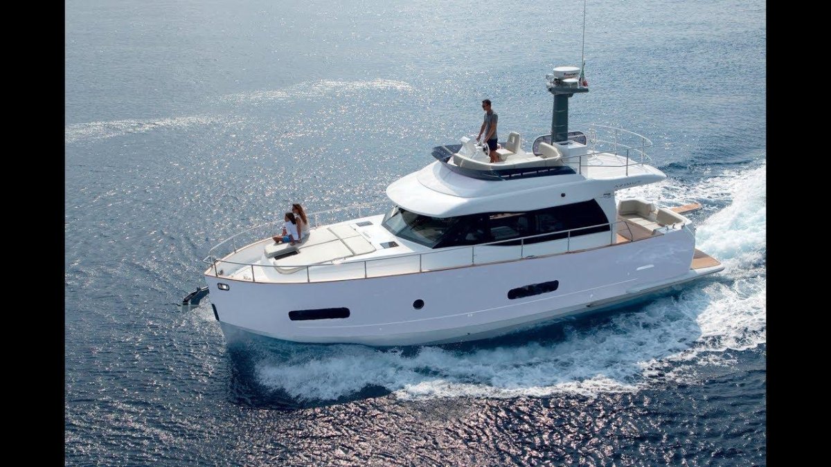 Яхты Азимут Магеллано 43